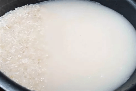 淘米水 淘米水
