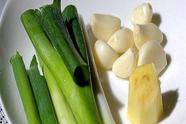 新鲜的“葱姜蒜”,没几天就变干,3个方法让它们保持新鲜! 新鲜的“葱姜蒜”,没几天就变干,3个方法让它们保持新鲜!