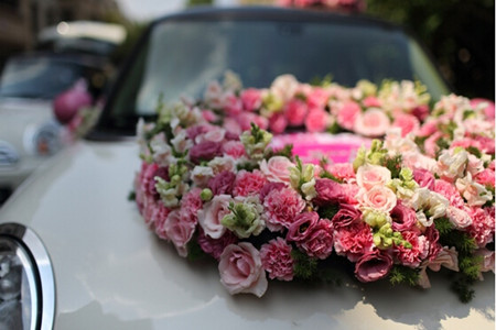 婚车鲜花装饰之车头 婚车鲜花装饰之车头