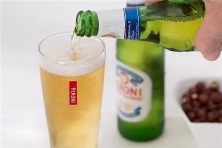 啤酒浇花 啤酒浇花
