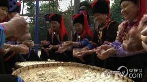 [致富经]赵菲：为了让男人回家养猪赚钱年入80万【库百科农业网】