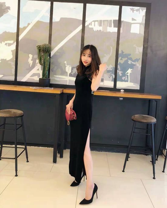 美女图片，性感动作分解靓图