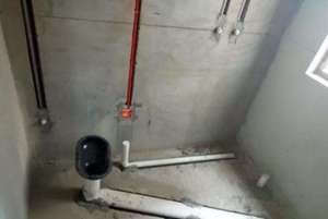 厕所地面砖漏水怎么排查，厕所地面砖漏水怎么修